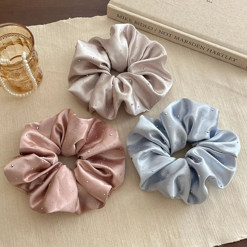 Chouchou satiné à strass
