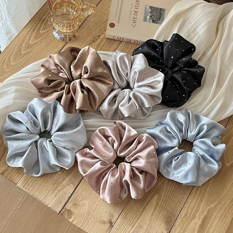 Chouchou satiné à strass