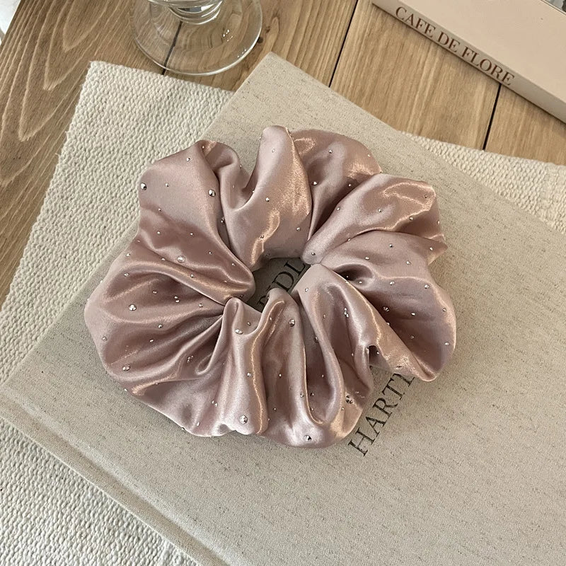 Chouchou satiné à strass