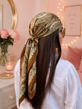Foulard satiné à motif cachemire